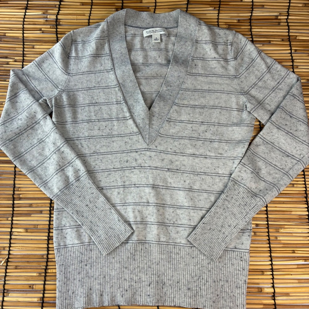 Banana Republic Silk Cotton Cashmere V-Neck Striped Sweater Gray Womens Small‎